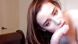 camgirl shows off her DT abilities and..